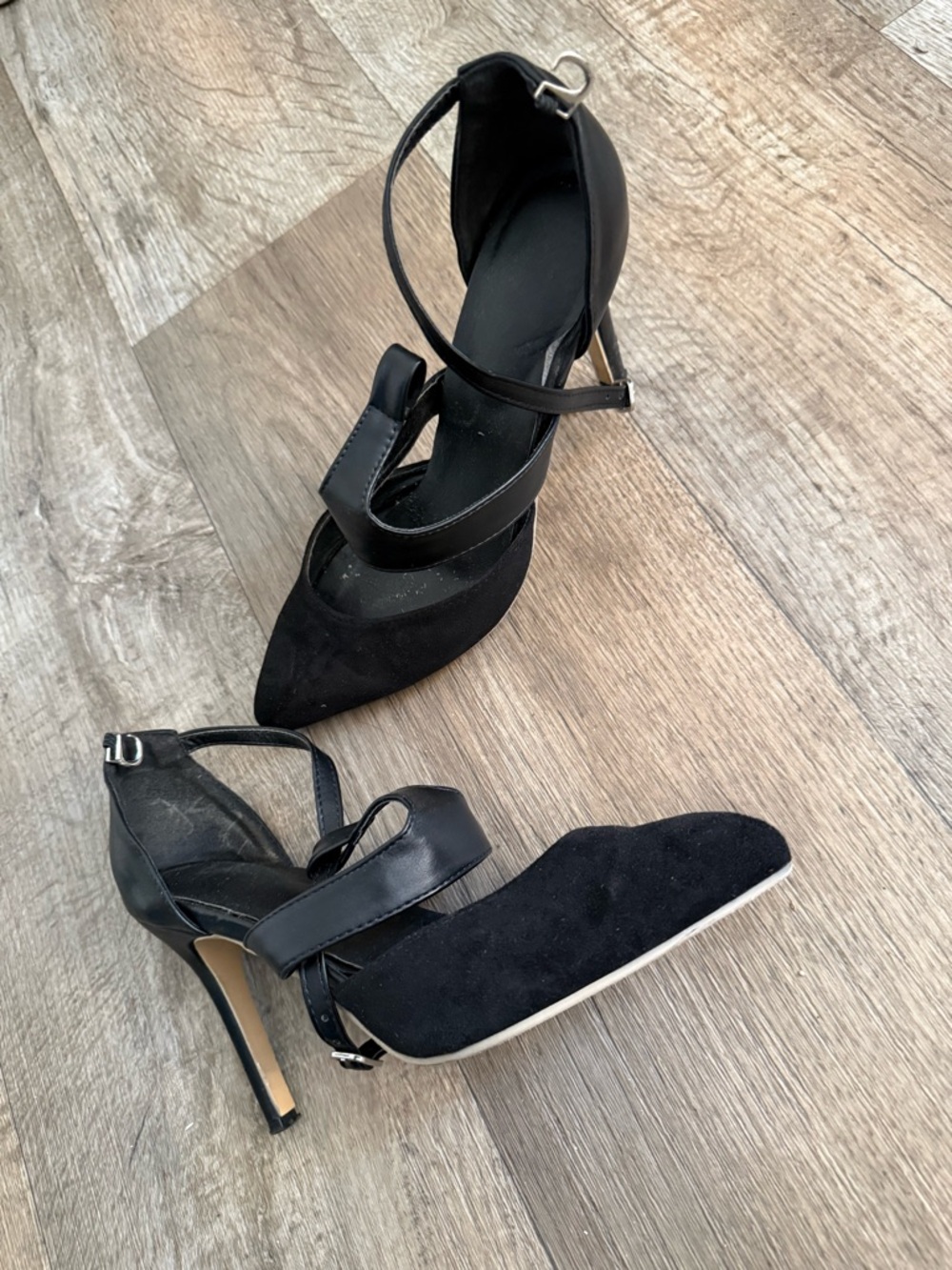 Women's Black Pointed-Toe Strappy High Heels